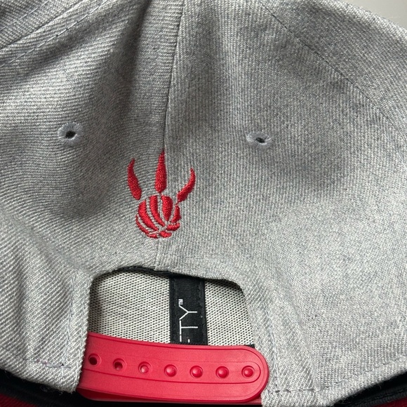 Toronto Raptors New Era snap back - Picture 3 of 3